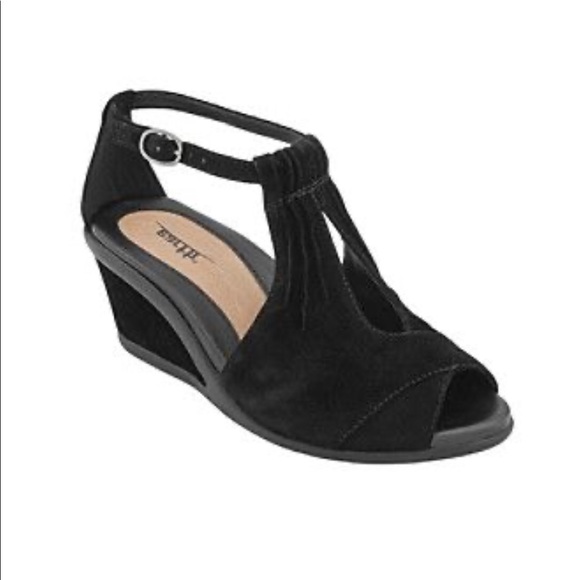 Earth Shoes - Earth Caper T-Strap Wedge Suede Sandal 8 Black